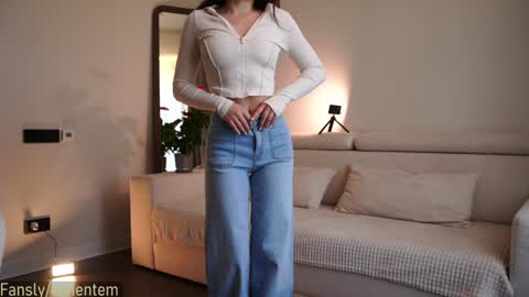 Your M online show from March 18, 2:23 pm