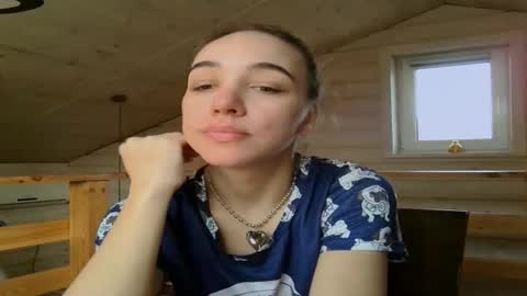 Snapshot of ms_sophiee chatting on March 6, 8:19 am ms_sophiee online show from March 6, 8:19 am