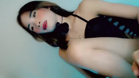 mscherry_ online show from June 12, 8:35 am