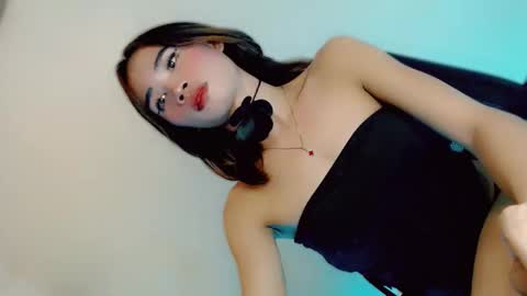 mscherry_ online show from June 10, 1:54 pm