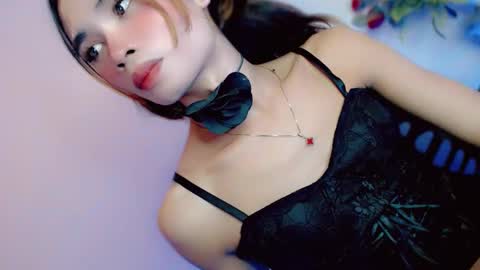 mscherry_ online show from April 8, 3:04 pm