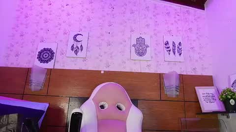 Manuela  online show from March 7, 3:19 am