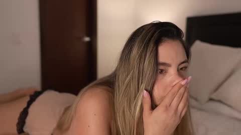 Sophie  online show from November 18, 7:06 pm