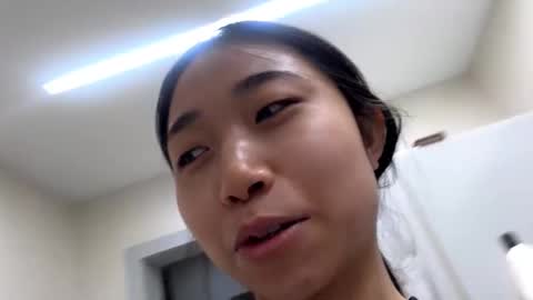 Mia online show from February 19, 10:03 am