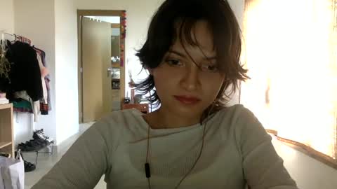 Snapshot of munchi_ chatting on December 17, 5:36 pm   online show from December 17, 5:36 pm