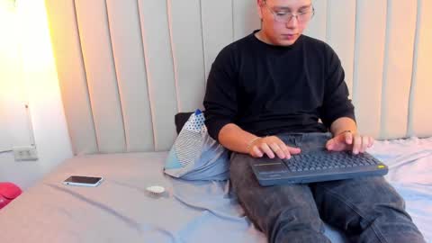 Munevar online show from March 12, 3:40 pm