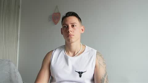 muscle_king_cum online show from June 12, 1:32 pm