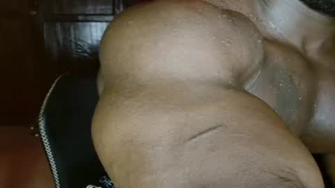 musclegod23 online show from June 18, 8:14 pm
