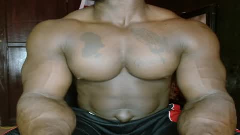 musclegod23 online show from July 14, 7:08 pm