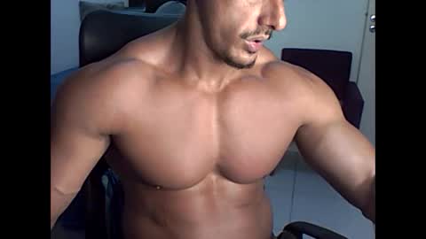 muscleoss online show from November 18, 11:37 pm