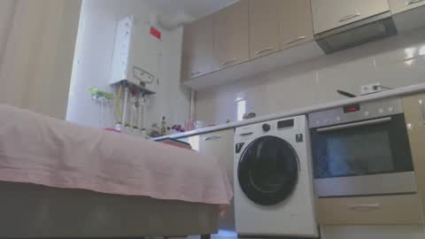 MusclesQueen online show from March 5, 12:55 pm