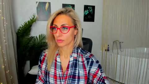 Diana online show from October 9, 11:59 am