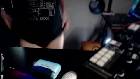 ghost mantis online show from August 1, 2:29 pm
