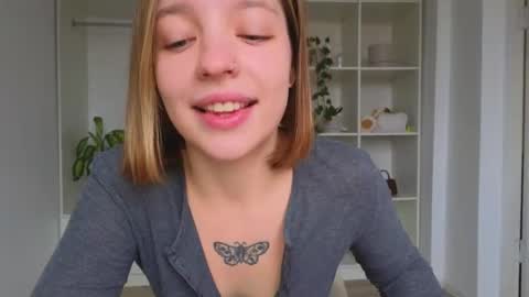 Snapshot of my_mia_ chatting on September 30, 9:20 am  MIA  I will be here Monday Wednesday Thursday Saturday online show from September 30, 9:20 am