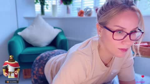 Mya-be Yours P online show from October 23, 4:19 pm