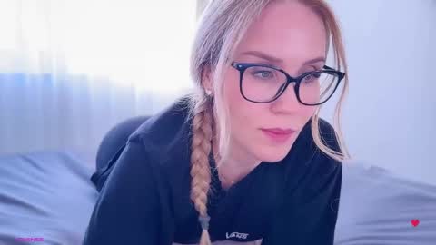 Mya-be Yours P online show from October 9, 4:01 pm