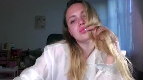 myaualice online show from June 12, 7:46 pm