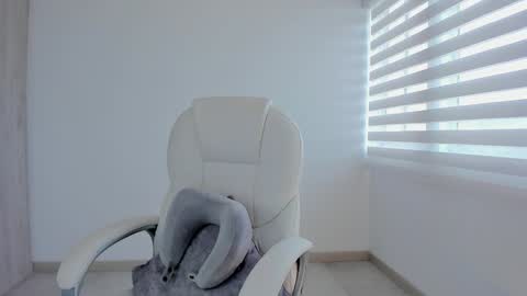 Snapshot of mylerosex chatting on January 17, 9:06 pm Myle online show from January 17, 9:06 pm