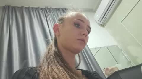 Snapshot of mylittle_flame chatting on October 7, 5:20 pm mylittle_flame online show from October 7, 5:20 pm