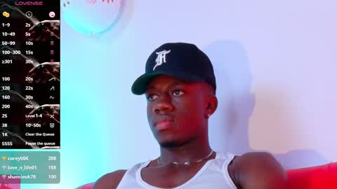 Mylo Wallace  online show from February 25, 7:16 pm