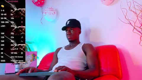 Mylo Wallace  online show from February 25, 4:14 pm