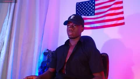 Mylo Wallace  online show from November 1, 12:22 am