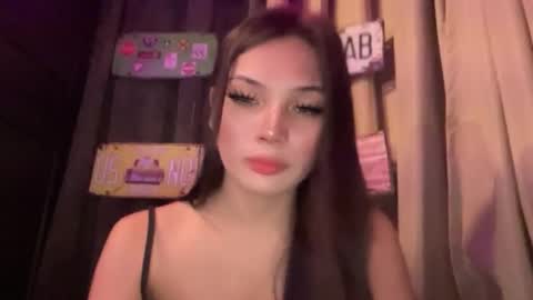 UR GIRL NEXTDOOR online show from March 12, 10:52 am