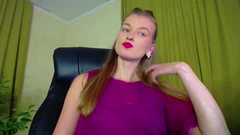 mysticvenus_ online show from October 31, 5:57 pm