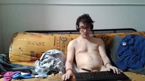 a Ordinary Boy online show from February 28, 2:15 am