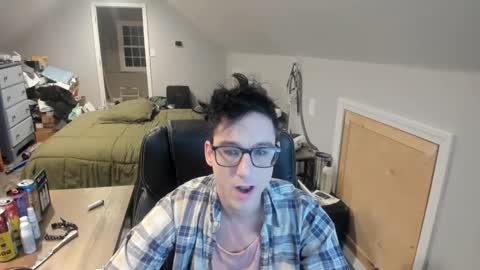 a Ordinary Boy online show from January 15, 1:25 am