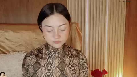 naamah_b online show from July 25, 3:21 pm