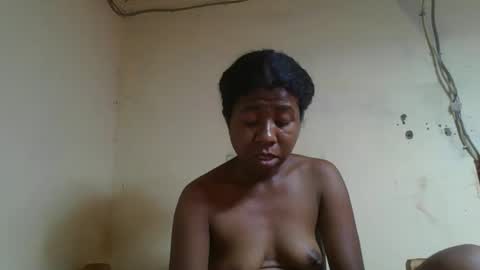 nadiasando online show from December 1, 7:34 pm