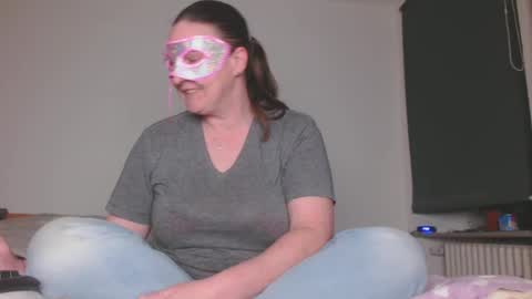 Nadine online show from December 17, 4:21 pm