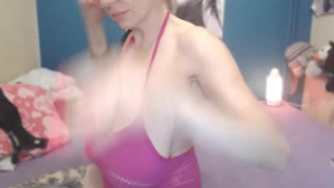 nadinnnea online show from February 28, 8:35 pm