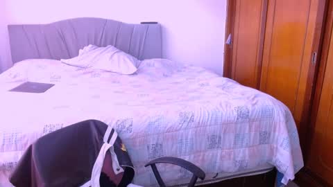 naduu__xx online show from January 24, 7:28 pm