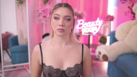 Nadia online show from February 3, 10:30 am