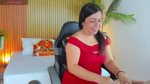 N A H I A online show from December 3, 12:28 pm