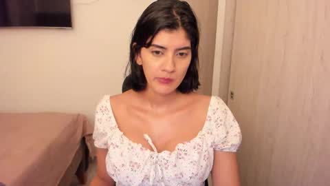 independent model online show from January 13, 1:57 am