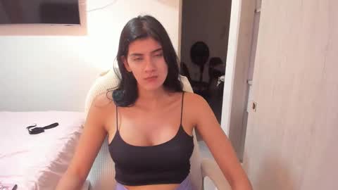 Snapshot of nahomi2021 chatting on October 9, 1:22 am independent model online show from October 9, 1:22 am