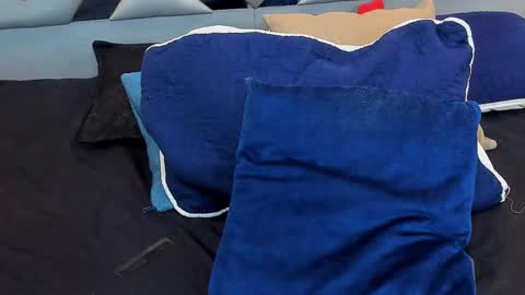 Nahomi  online show from February 16, 1:03 am