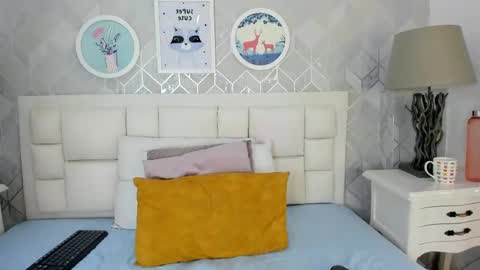 naia_cox online show from September 12, 3:52 am