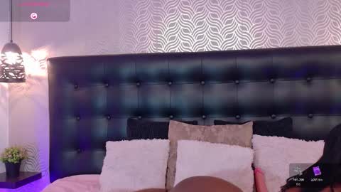 naiaramasson_ online show from January 15, 12:14 pm