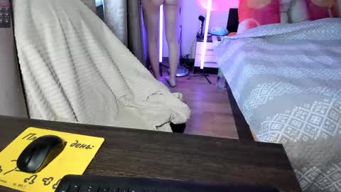 Asy no face  online show from March 3, 1:34 pm