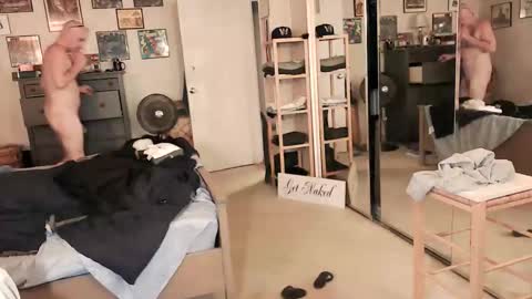 nakedmonkey online show from May 17, 11:36 pm