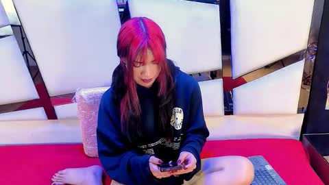     online show from December 14, 12:44 pm