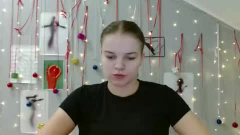 Nana online show from November 24, 9:08 am