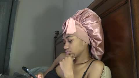 nanaonn online show from March 4, 4:04 pm