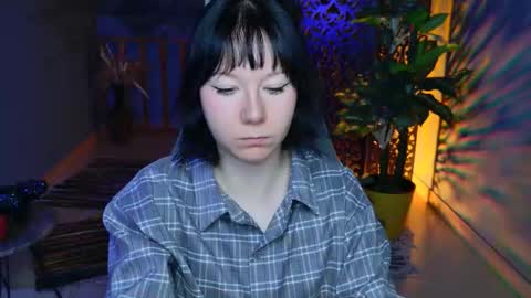 nancymartinez online show from December 2, 5:04 am