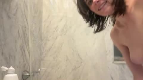 Naomi      online show from July 12, 5:32 am