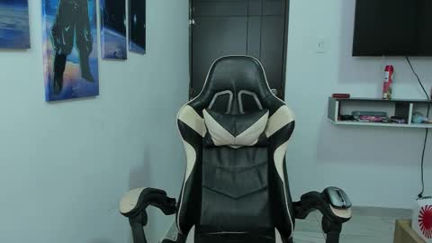 naomi_berckley online show from November 13, 3:31 am